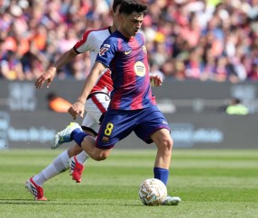 女足欧冠的巅峰对决：巴萨6-0大胜皇马，诺坎普见证历史时刻！