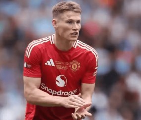 欧冠在望！曼联只差 6 分稳晋级，夏窗重建蓄势待发