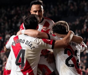 4-1！2-2！激情一夜，佛罗伦萨狂轰4球，狼队创造奇迹，巴列卡诺补时绝平