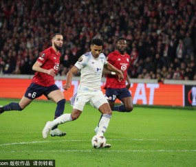 内维尔警告：维拉面临欧冠资格危机，埃梅里能否逆转颓势？