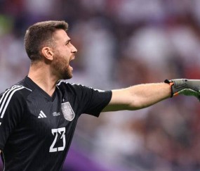 西甲焦点：巴萨出手13亿锁定巴斯托尼与小蜘蛛，西班牙门将群表现抢眼